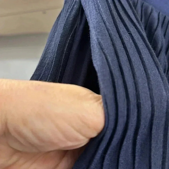 Anthropologie Pleated Wide Leg Pants Palazzo Pant Navy Size Medium NWT - Picture 7 of 7